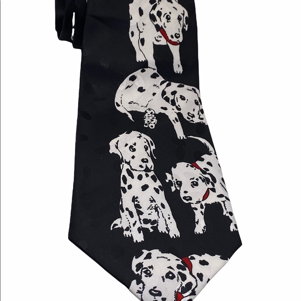 Dalmatian tie‎